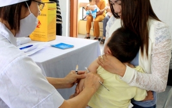 Tiêm bổ sung văcxin viêm não Nhật Bản miễn phí cho trẻ 6-15 tuổi