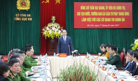 Chủ tịch nước Trần Đại Quang ph&aacute;t biểu tại buổi l&agrave;m việc.