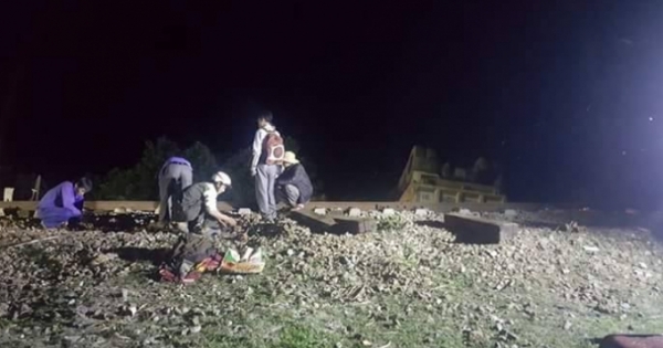 Vụ tai nạn đường sắt ở Huế: Khắc phục sự cố xuyên đêm, dự kiến sáng mai thông tuyến trở lại