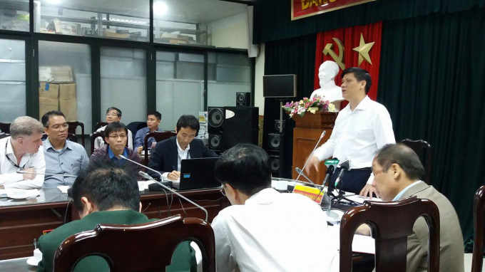 Thứ trưởng Bộ Y tế: Nguyễn Thanh Long ph&aacute;t biểu tại cuộc họp khẩn chiều tối ng&agrave;y 20/2. Ảnh: Thanh Loan/Sức khỏe đời sống.