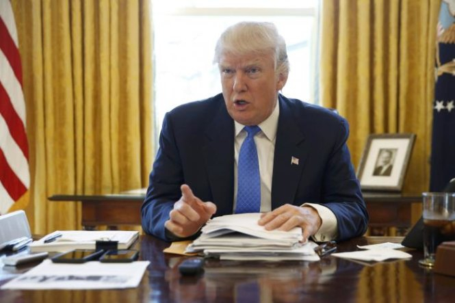 Tổng thống Mỹ Donald Trump trả lời phỏng vấn của h&atilde;ng tin Reuters tại Nh&agrave; Trắng ng&agrave;y 23-2 - Ảnh: Reuters