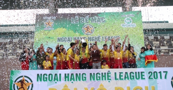 Bế mạc giải bóng đá Ngoại hạng Nghệ League 2017