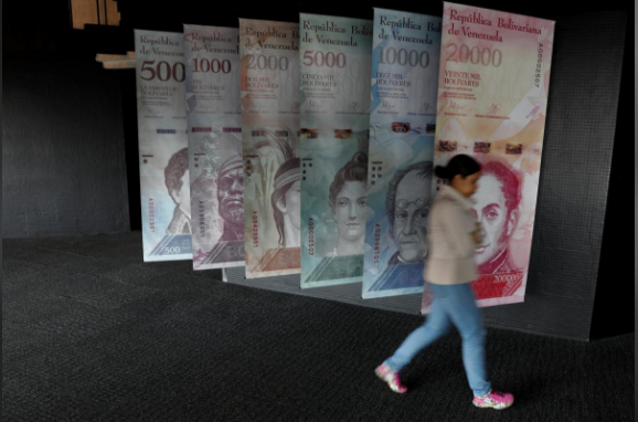 Đồng tiền của Venezuela gần như v&ocirc; gi&aacute; trị (Nguồn: Reuters).