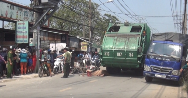 TP HCM: Bị xe chở rác cán, 1 học sinh tử vong thương tâm