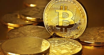 Giá Bitcoin hôm nay 9/2: Thoát khủng hoảng, Bitcoin bám ngưỡng 8.000 USD,