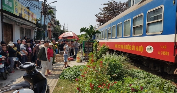 Đà Nẵng: Va chạm với tàu hỏa, một phụ nữ tử vong
