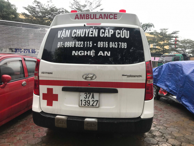 Chiếc xe cứu thương do t&agrave;i xế Cường điều khiển g&acirc;y tai nạn.