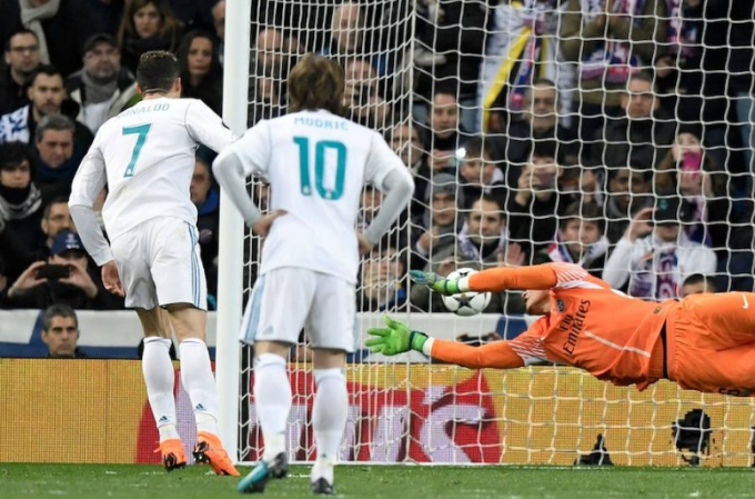 Real Madrid 3-1 PSG: Sự gi&agrave; giơ của nh&agrave; Vua