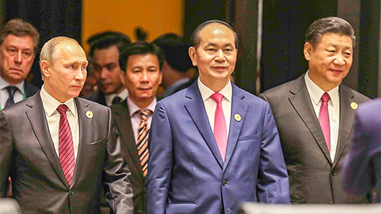 Chủ tịch nước Trần Đại Quang c&ugrave;ng với Chủ tịch Trung Quốc Tập Cận B&igrave;nh v&agrave; Tổng thống Nga Putin&nbsp;tại sự kiện Tuần lễ cấp cao APEC năm 2017
