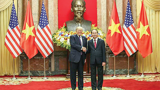 Chủ tịch nước Trần Đại Quang v&agrave; Tổng thống Mỹ Donald Trump trong chuyến thăm ch&iacute;nh thức Việt Nam