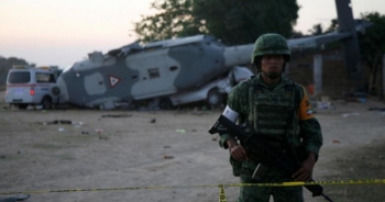 13 người dưới đất thiệt mạng trong vụ rơi máy bay chở bộ trưởng Mexico