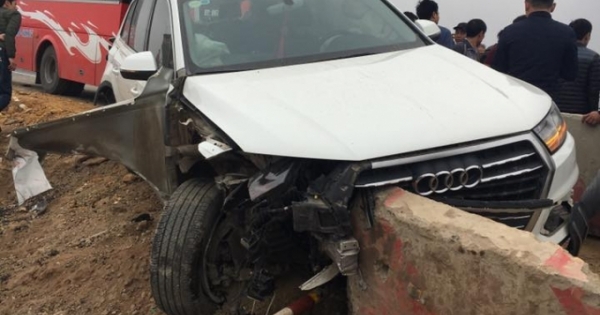 "Xế sang" Audi bị đâm nát bét trên cao tốc Pháp Vân - Cầu Giẽ