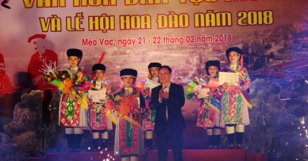 Hà giang: Tổ chức ngày hội Văn hóa dân tộc Mông và Lễ hội hoa Đào năm 2018