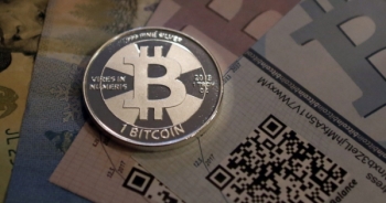 Giá Bitcoin hôm nay 23/2: Bitcoin rớt khỏi ngưỡng 10.000 USD