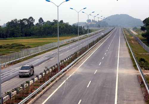 Đường cao tốc Cầu Giẽ - Ninh B&igrave;nh trong ng&agrave;y th&ocirc;ng xe. Ảnh: Huy H&ugrave;ng /TTXVN.