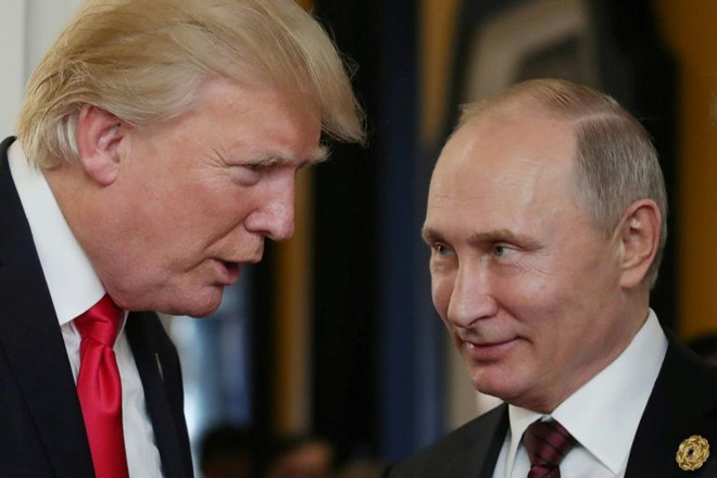 Tổng thống Mỹ Donald Trump v&agrave; Tổng thống Nga Putin. (Ảnh: AFP)