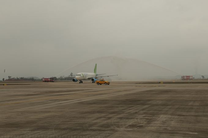M&aacute;y bay Airbus A320 của Bamboo Airways hạ c&aacute;nh tại s&acirc;n bay V&acirc;n Đồn l&uacute;c 10h00 s&aacute;ng nay 2.2.2019.