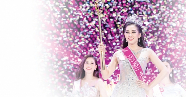 Hoa hậu Tiểu Vy: Từ cô gái vấp té đến những bước chân tự tin trên sàn diễn Miss World 2018