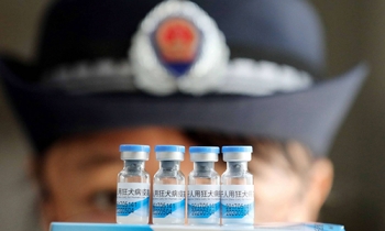 Trung Quốc: Phát hiện 12.000 chai chế phẩm huyết tương nhiễm HIV