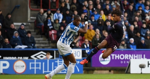 Huddersfield 1-2 Arsenal: Chiến thắng nhọc nhằn của "pháo thủ"