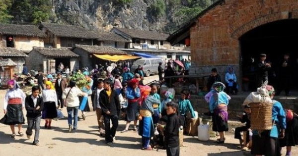 Hàng ngàn du khách đến Cao nguyên đá Đồng Văn dịp Tết Nguyên đán Kỷ Hợi 2019