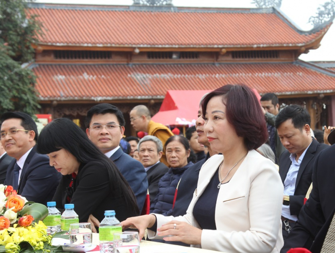 B&agrave; Vũ Thị Thu Thủy, Ph&oacute; Chủ tịch UBND tỉnh Quảng Ninh tham dự Lễ khai hội.