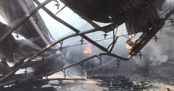 Bình Dương: Cháy lớn tại công ty sản xuất đồ gỗ