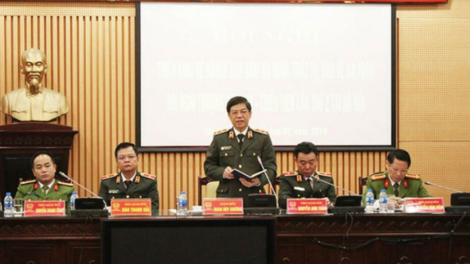 Trung tướng Đo&agrave;n Duy Khương, Gi&aacute;m đốc CATP chủ tr&igrave;, ph&aacute;t biểu chỉ đạo hội nghị.