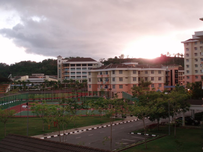 Trường cao đẳng Labuan Matriculation nơi xảy ra vụ việc