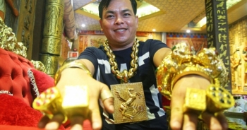 [Clip]: Bên trong xưởng sản xuất vàng của đại gia đeo 13kg vàng - Phúc XO
