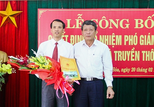 UBND tỉnh Thanh H&oacute;a trao quyết định bổ nhiệm đồng ch&iacute; Nguyễn Văn Tước.