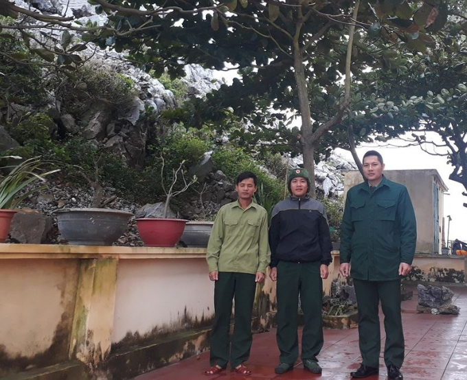 Những người l&iacute;nh nơi ngọn hải đăng cổ nhất Việt Nam