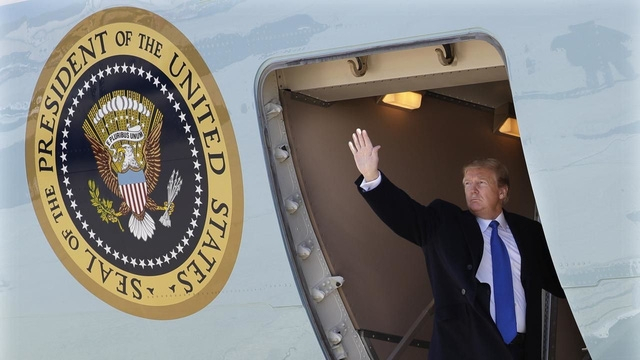 Tổng thống Trump l&ecirc;n đường tới Việt Nam.