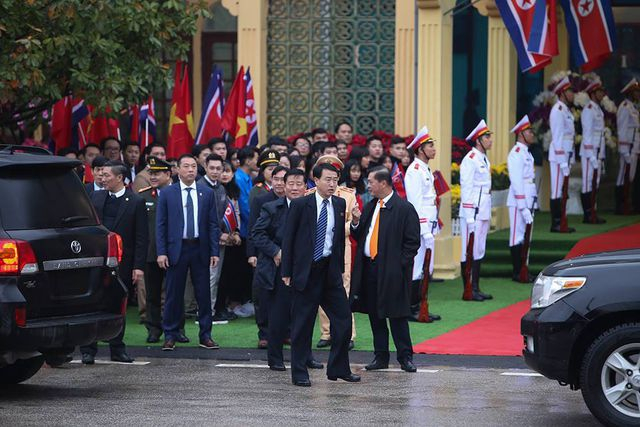 Trực tiếp - Chủ tịch Triều Ti&ecirc;n Kim Jong-un đ&atilde; về tới kh&aacute;ch sạn ở H&agrave; Nội