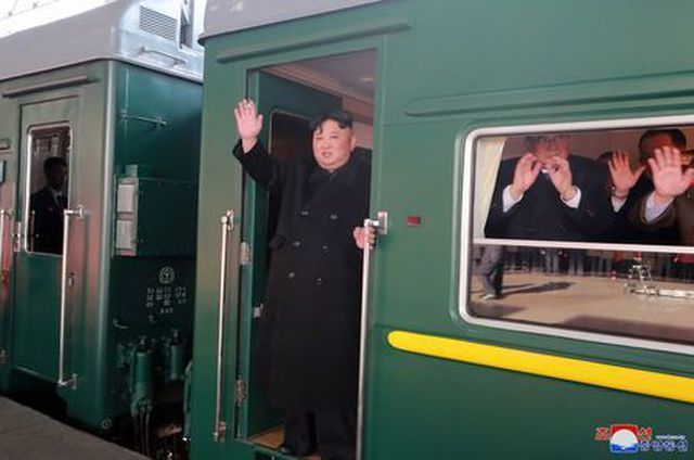 Chủ tịch Kim Jong-un đi t&agrave;u từ B&igrave;nh Nhưỡng đến H&agrave; Nội (Ảnh: KCNA)