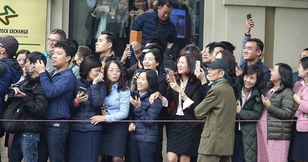 Người dân Hà Nội háo hức chào đón Chủ tịch Kim Jong un