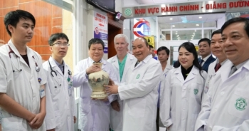 Thủ tướng dự lễ kỷ niệm ngày thầy thuốc Việt Nam tại Bệnh viện Bạch Mai