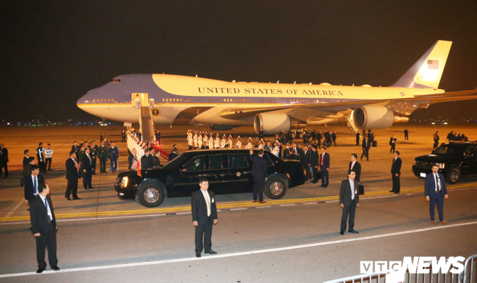 Tổng thống Donald Trump đến H&agrave; Nội, chuẩn bị cho Hội nghị Thượng đỉnh Mỹ - Triều lần 2