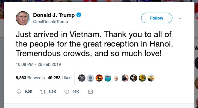 D&ograve;ng tweet của &ocirc;ng Donald Trump ngay khi vừa đặt ch&acirc;n tới H&agrave; Nội.