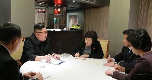Ông Kim Jong-un họp chiến lược ngay khi đến Hà Nội