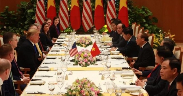 Tổng thống Donald Trump ăn trưa cùng Thủ tướng Nguyễn Xuân Phúc