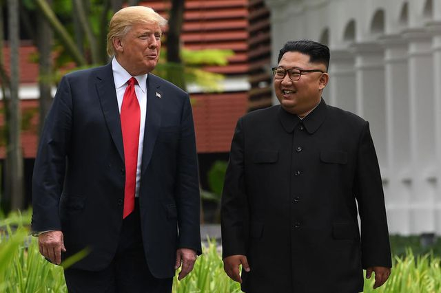 Tổng thống Trump v&agrave; Chủ tịch Kim Jong -un tại Singapore v&agrave;o th&aacute;ng 6/2018. (Ảnh: Reuters)