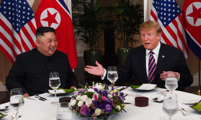 &Ocirc;ng Trump ca ngợi bữa tối với Chủ tịch Kim thật tuyệt vời