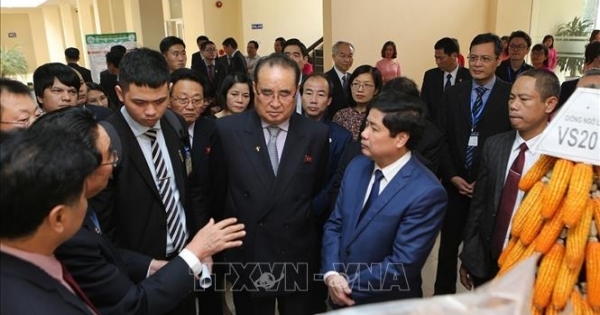 Phó Chủ tịch Đảng Lao động Triều Tiên thăm quan Viện Khoa học Nông nghiệp Việt Nam
