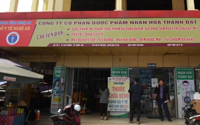Nghệ An: “Chặt chém” giá khẩu trang, một nhà thuốc bị tạm đình chỉ hoạt động