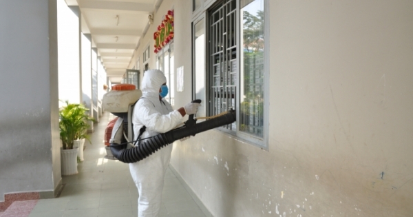 TP Biên Hòa, Đồng Nai: Phun thuốc khử trùng phòng dịch Corona tại 84 trường học