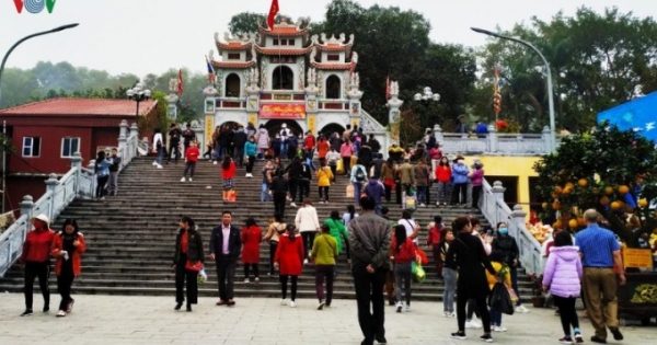 Người dân đi lễ đền, chùa mùa Corona