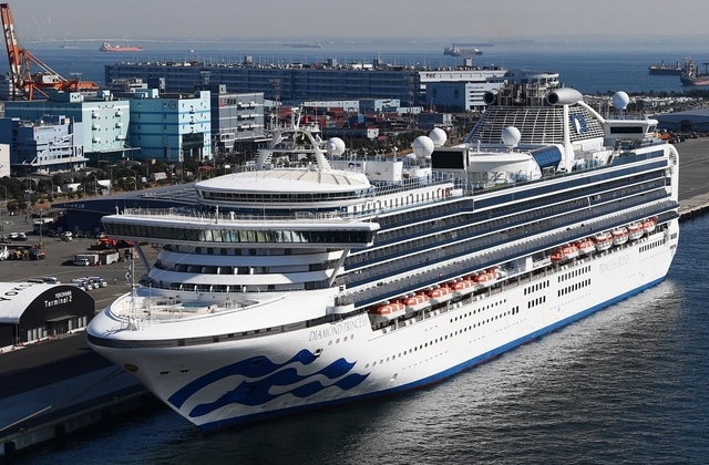 Số người nhiễm virus corona trên du thuyền Nhật Bản tăng vọt lên 136 người