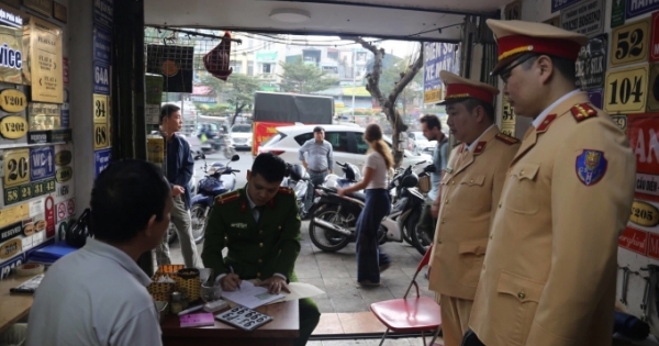 Hà Nội: Xưởng sản xuất biển số xe giả bị phạt 4 triệu đồng