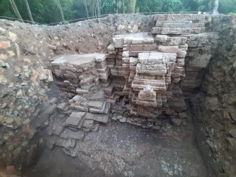 Dấu tích kiến trúc đền tháp cổ vừa được phát hiện tại khu di tích Bến Đình